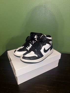 🖤Nike Air Jordan Mid Splits Sneakers🖤